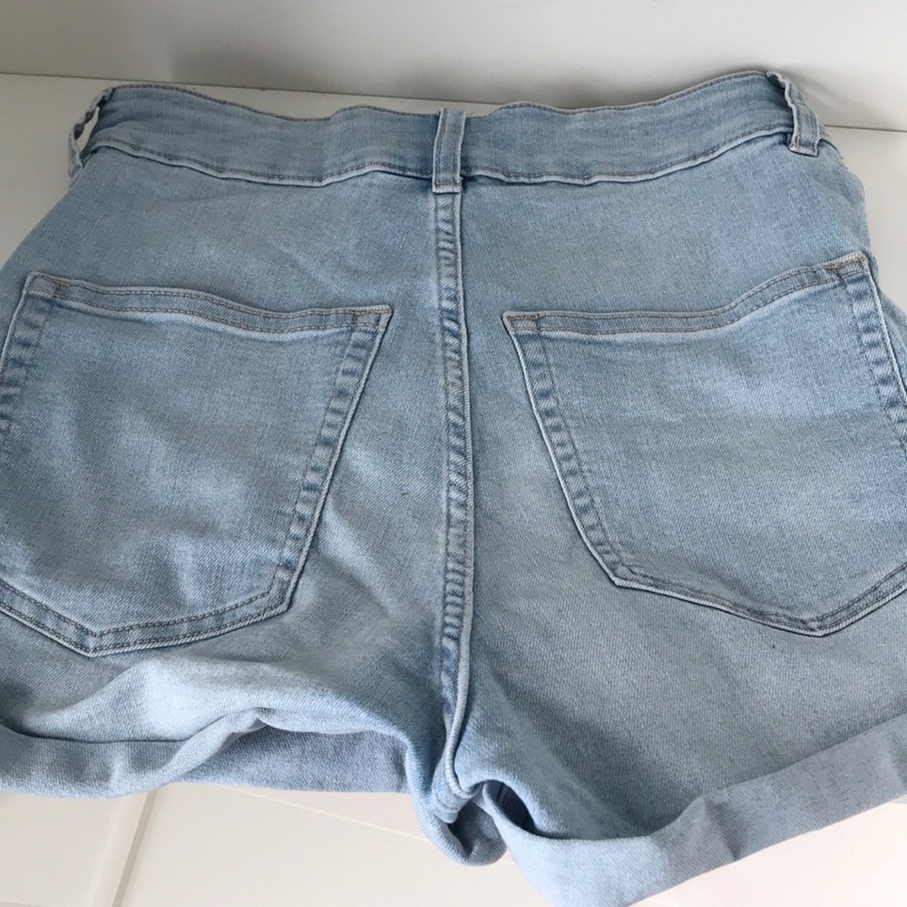Cute Light Blue H&M Mid Rise Jean Shorts - Picture 4 of 5